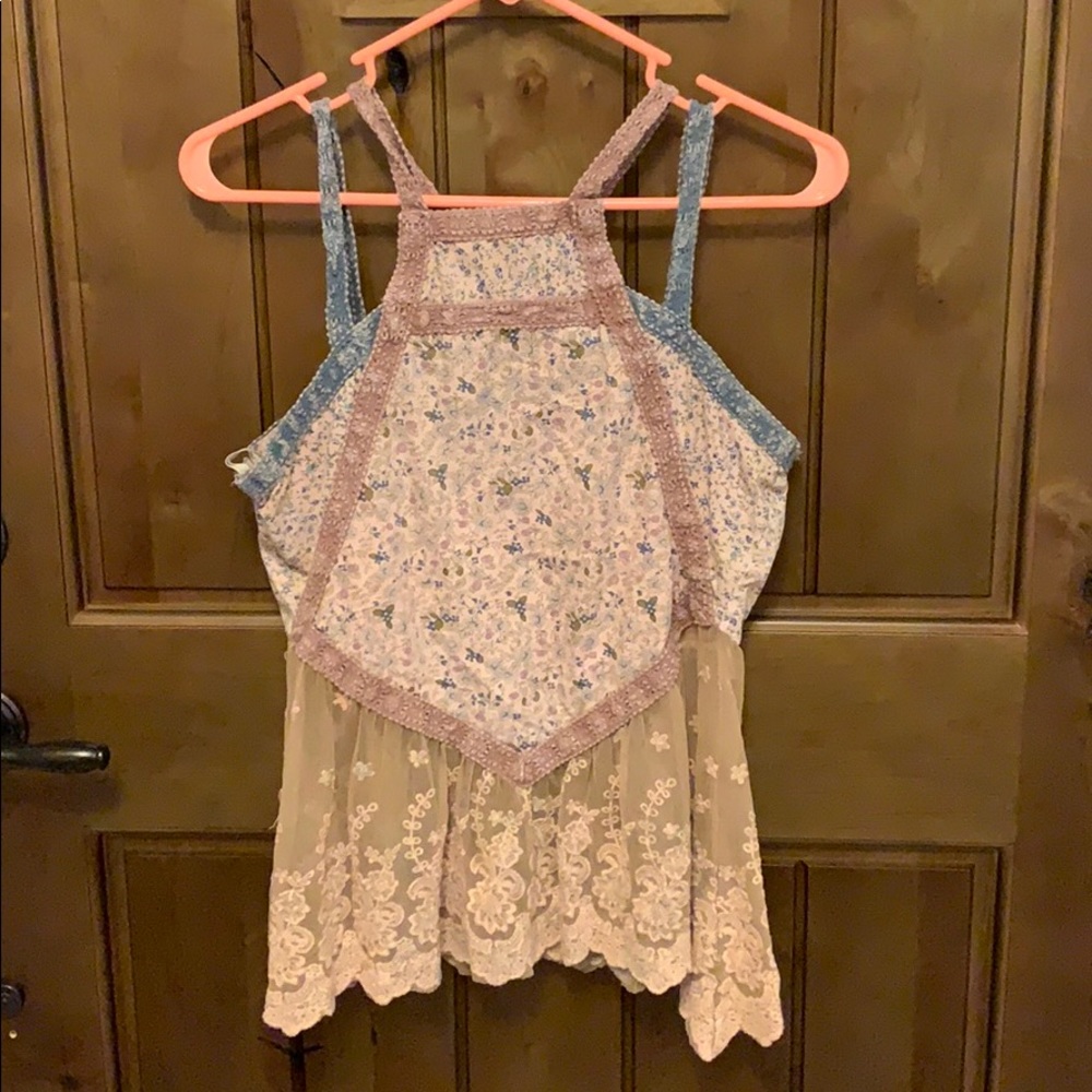 Gimmicks by BKE Floral Lace Tank Top - Blue and Cream